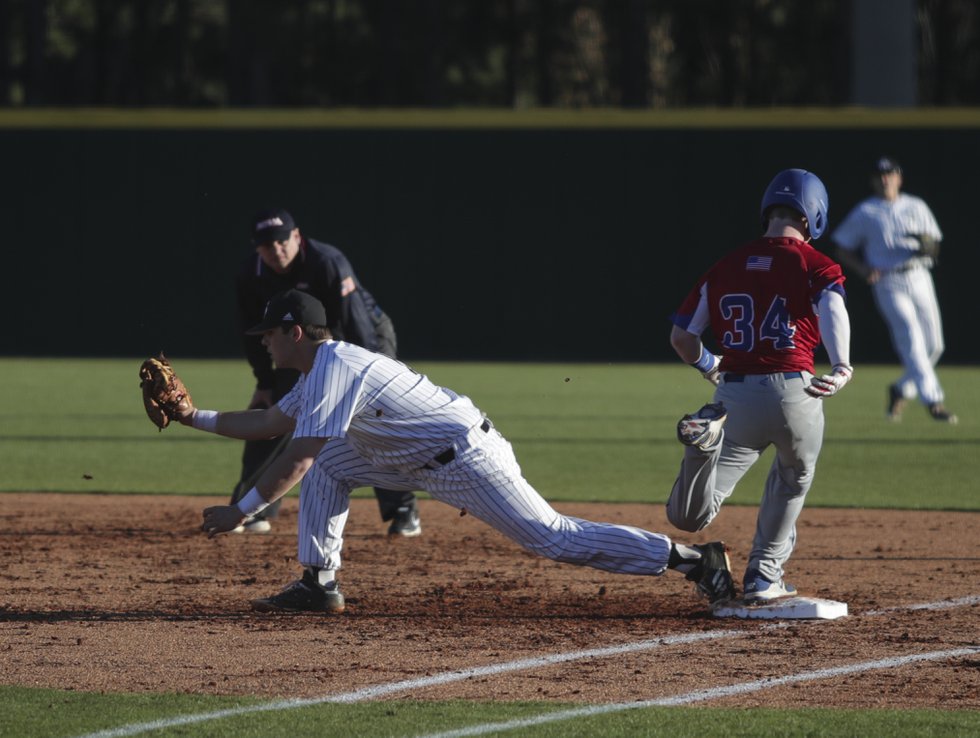 Area roundup: Whitworth softball sweeps doubleheader, runs win streak to eight