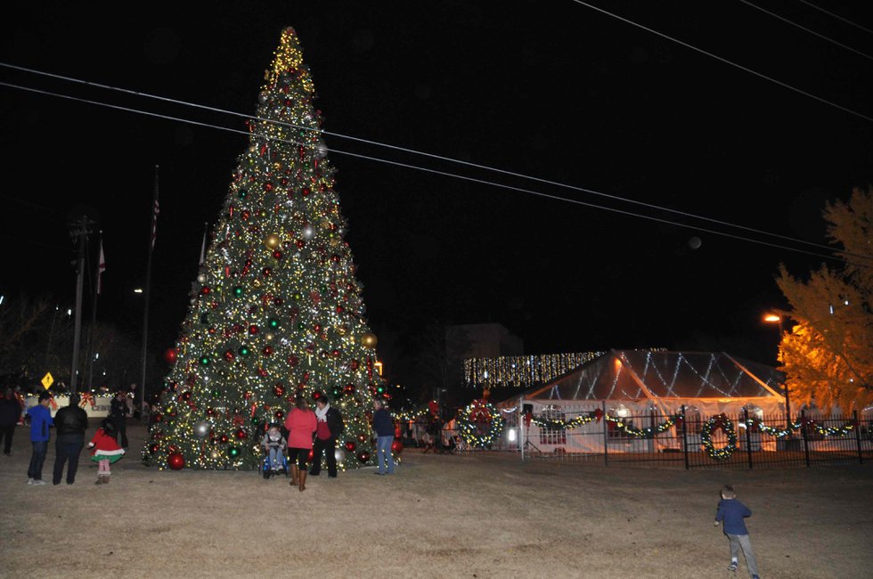 Hoover Christmas tree lighting 2016-50