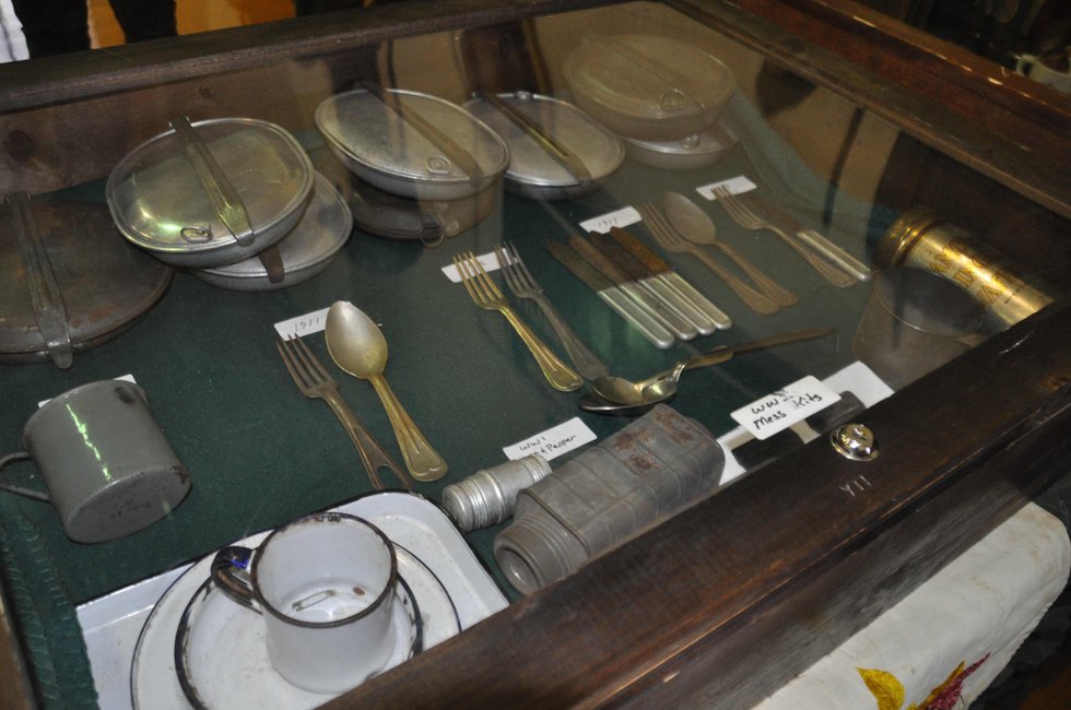 Military collectibles at Simmons 1-17-17 (7)