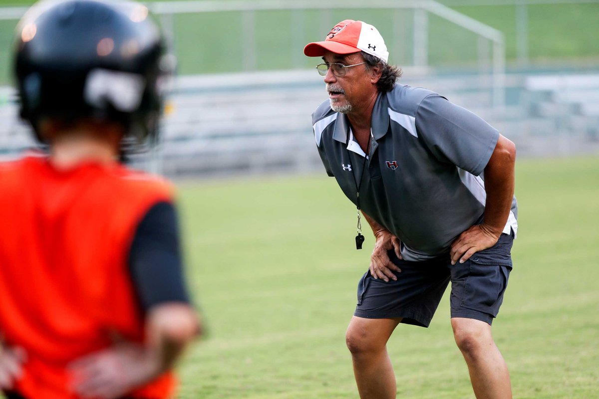 Coaching Youth Football (Coaching Youth Sports)