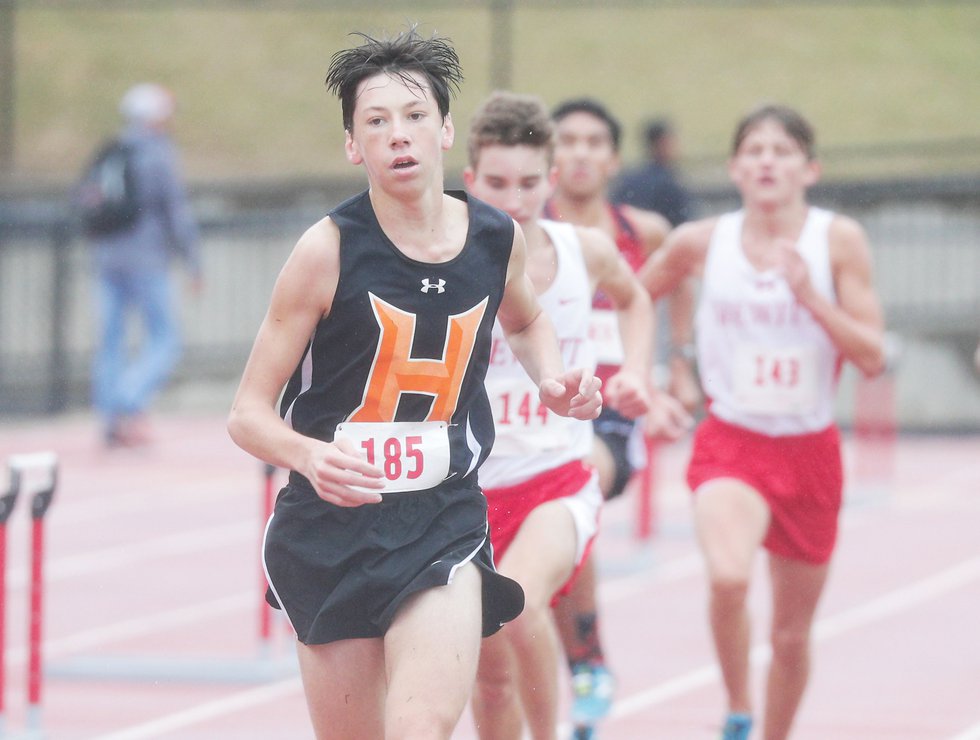 SUN-SPORTS-Hoover-cross-country-feature.jpg