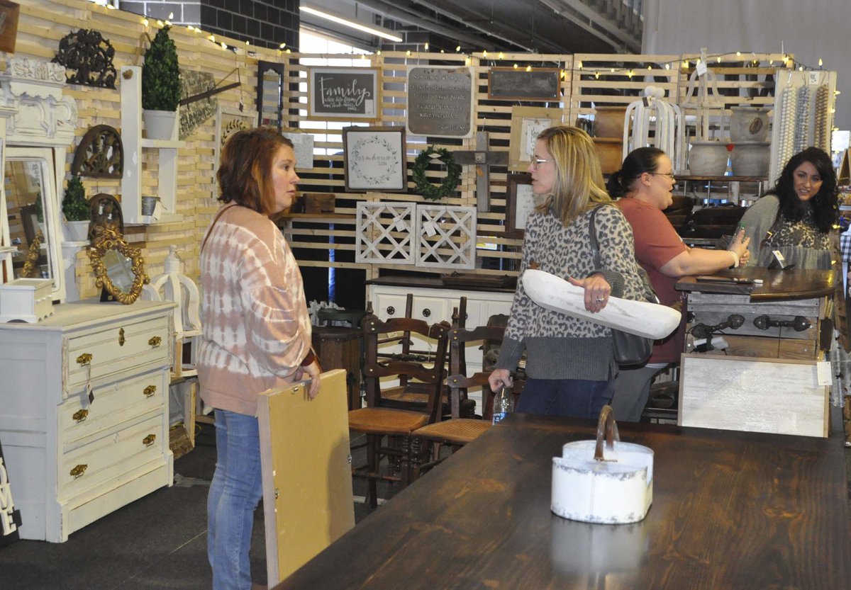 Vintage Market Days opens for threeday stint at Finley Center