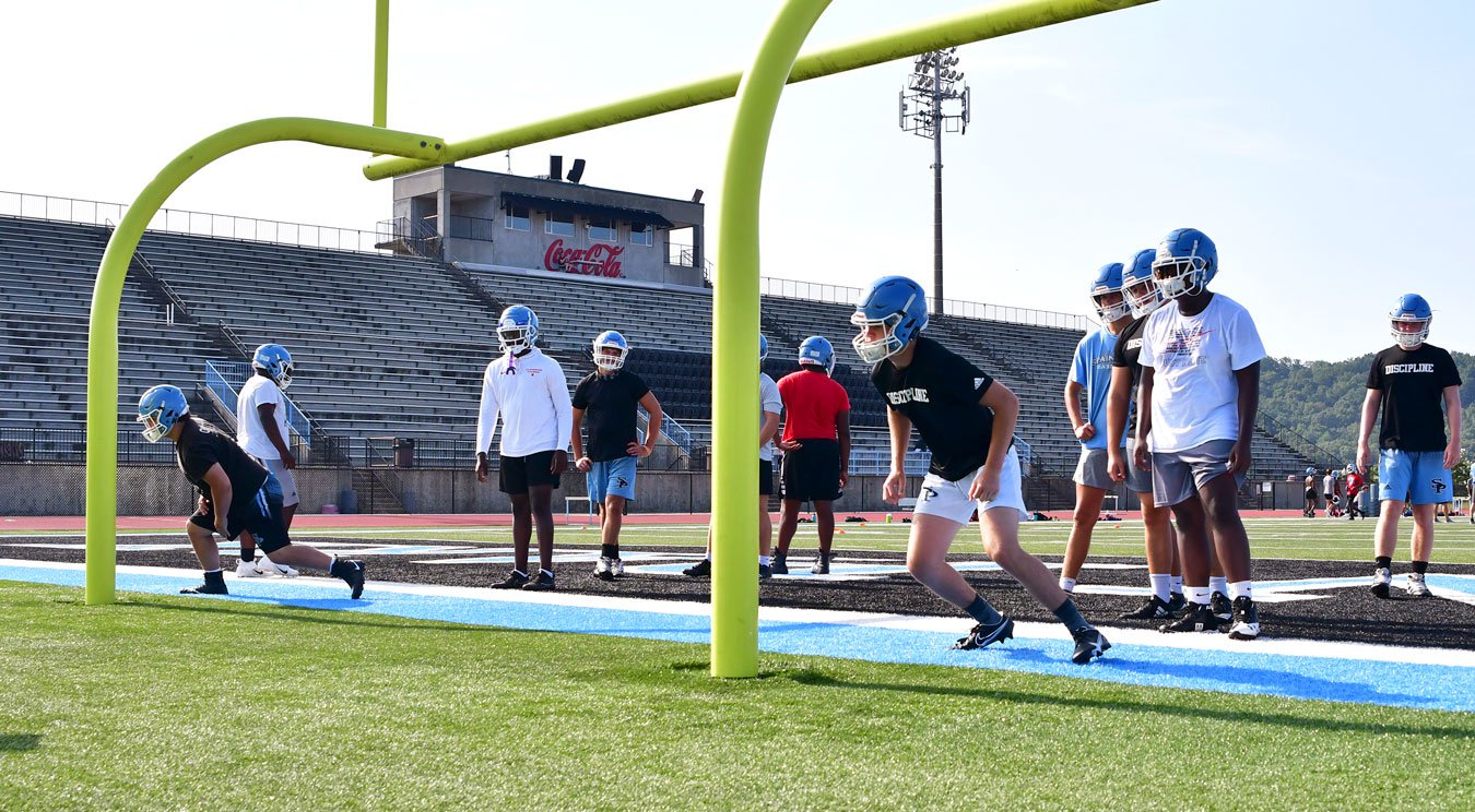 Jaguars coaches wear masks during practices, adjust to change