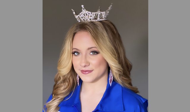 20-year-old Auburn student wins Miss Hoover 2022 crown 