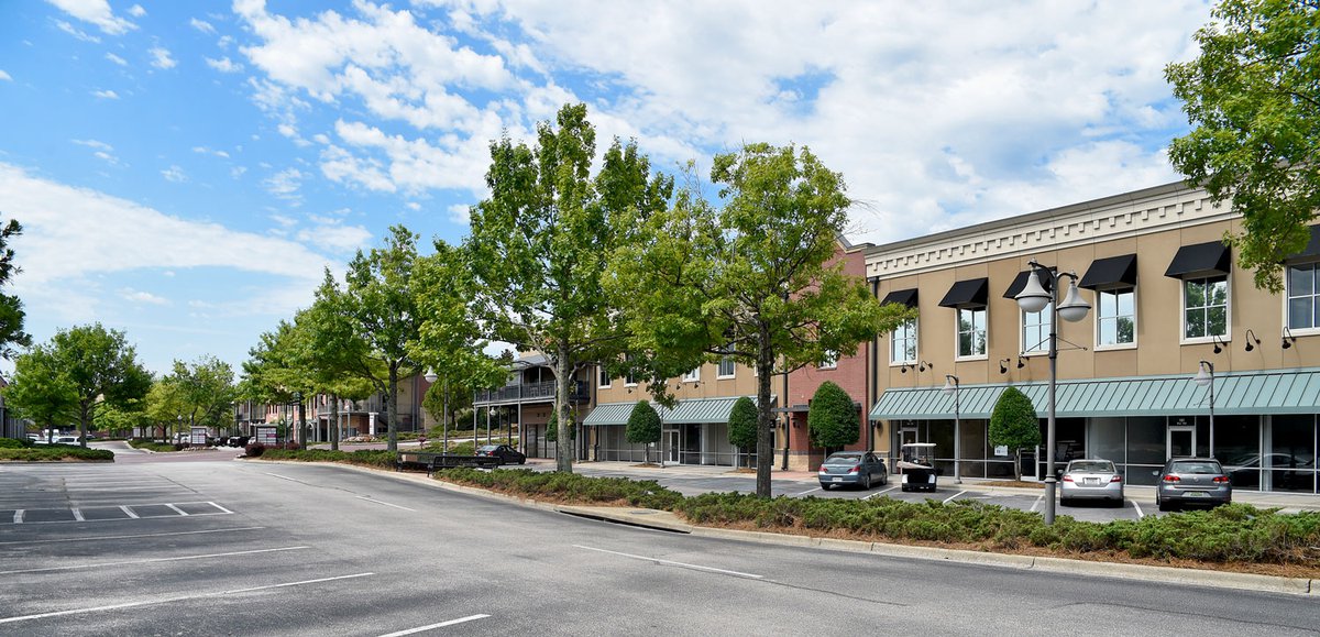 Hill Center Green Hills– Office, Shopping and Restaurants