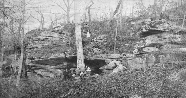 Hale Springs circa 1910.jpg