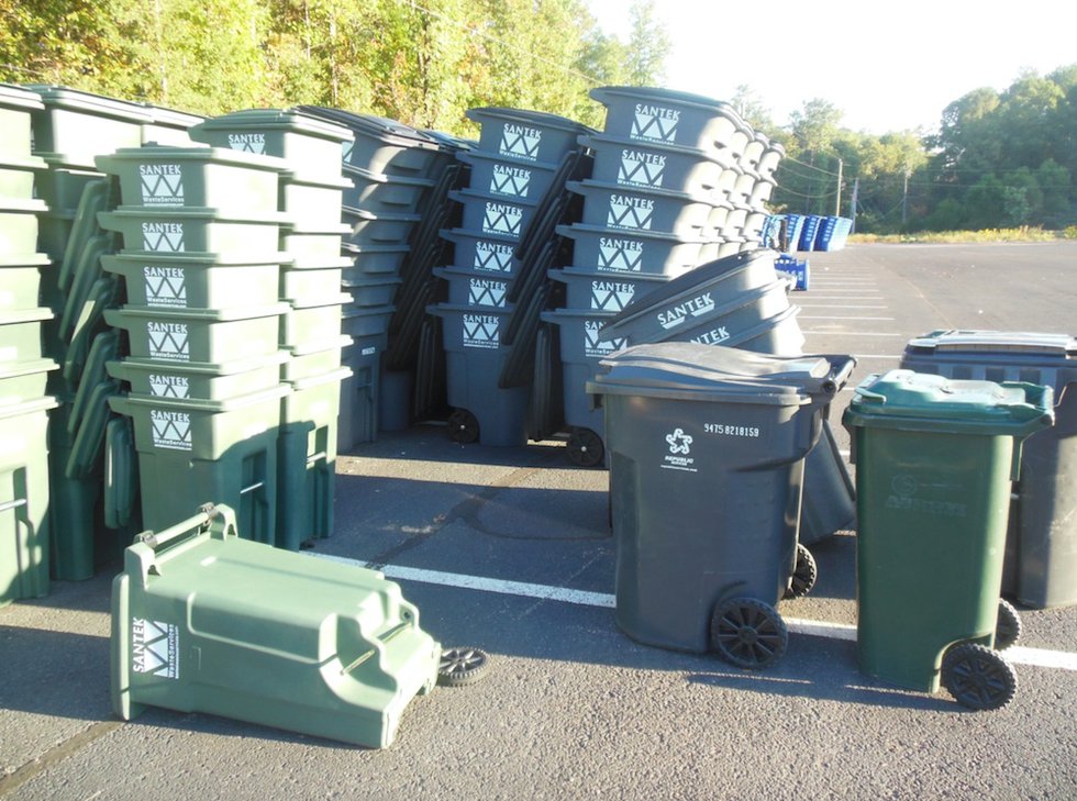 Hoover garbage and recycle carts 10-6-15