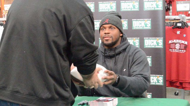 Heisman Trophy winner Derrick Henry coming to Dick's Sporting Goods in  Hoover Saturday 